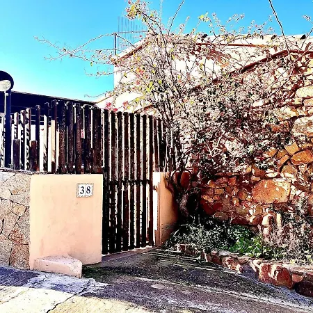 Mare Azzurro, 2 Passi Dal Mare Holiday home Simius