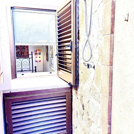 Mare Azzurro, 2 Passi Dal Mare Holiday home Simius
