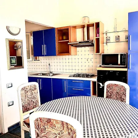 Mare Azzurro, 2 Passi Dal Mare Holiday home Simius